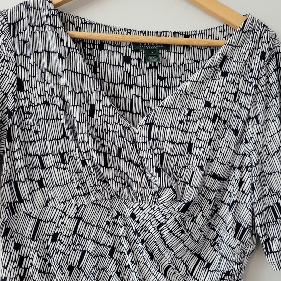 Ralph Lauren Graphic Design Wrap Dress Size 12 - Picture 4 of 14